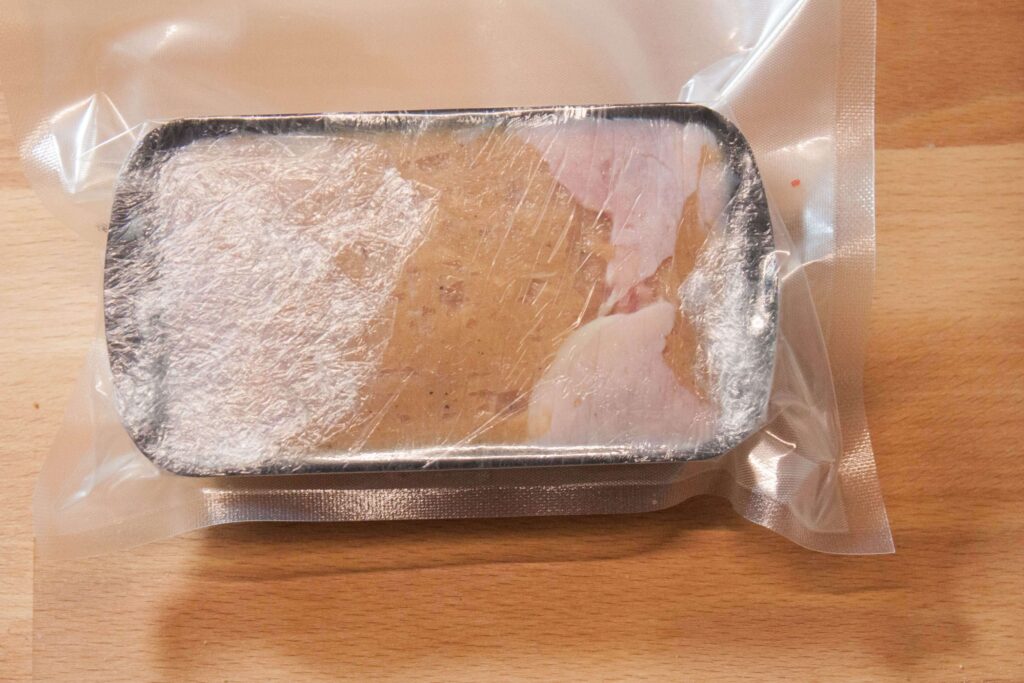 Hähnchen pate 9 https://oxbe.de/wp-content/uploads/2023/01/download.png Haehnchenpaste-in-Plastikbeutel-fertig-zum-Garen_