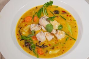 Bohnensuppe 8 https://oxbe.de/wp-content/uploads/2023/01/download.png curry-fischsuppe-mit-kokosmilchpack-choi-und-shiitakepilzen-in-weissem-Teller
