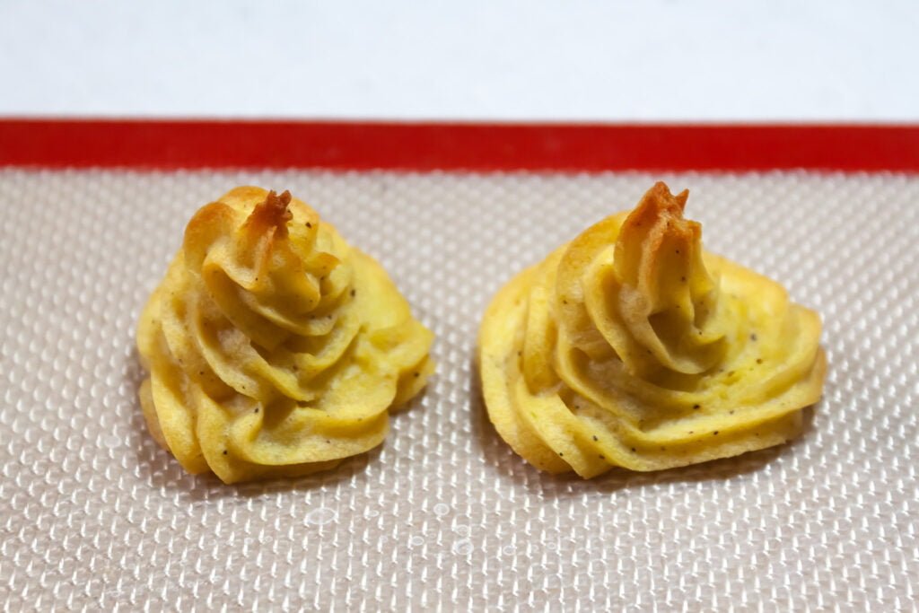 Saibling mit Spargel 6 https://oxbe.de/wp-content/uploads/2023/01/download.png Prinzesskartoffel-nach-dem-Backen-auf-Silikonmatte-in-Nahhaufnahme