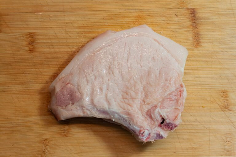 Paniertes Schweinekotelett 4 https://oxbe.de/wp-content/uploads/2023/01/download.png Schweinekotlett-sous vide, fertig zum panieren und braten