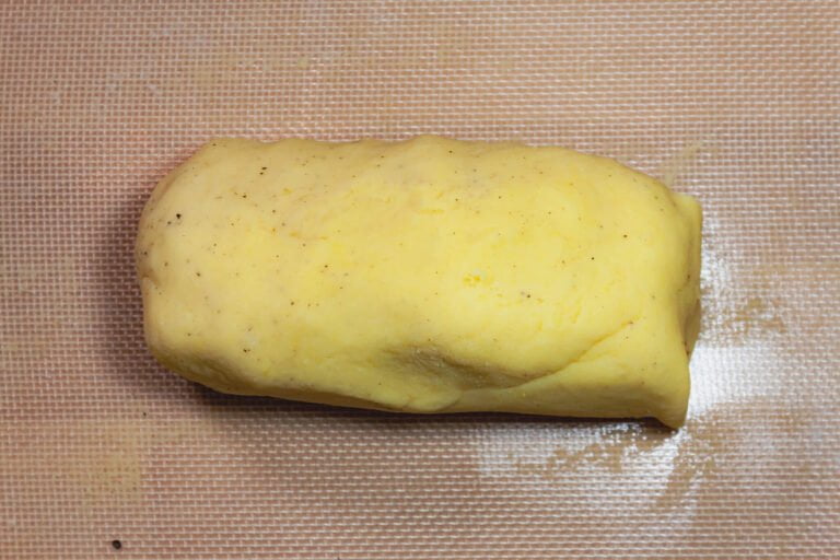 Gnocchi 8 https://oxbe.de/wp-content/uploads/2023/01/download.png fertiger-Kartoffelteig-zur-weiterverarbeitung-auf-Silikonmatt